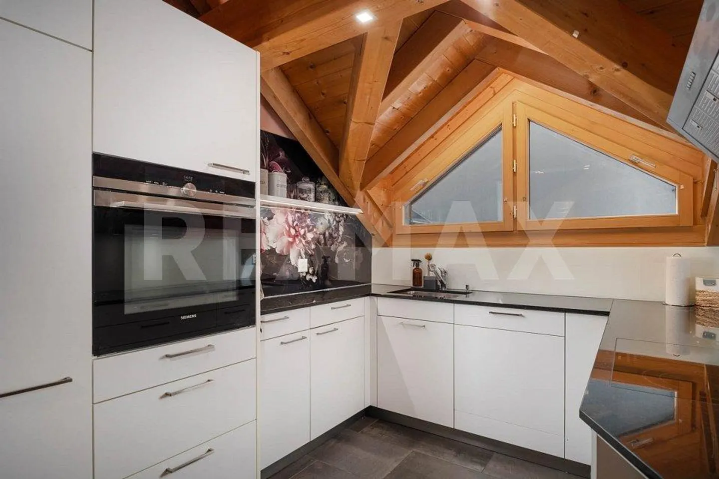 Special living experience in the middle of Tuggen! Large 3.5-room penthouse... - Photo 7 of 13