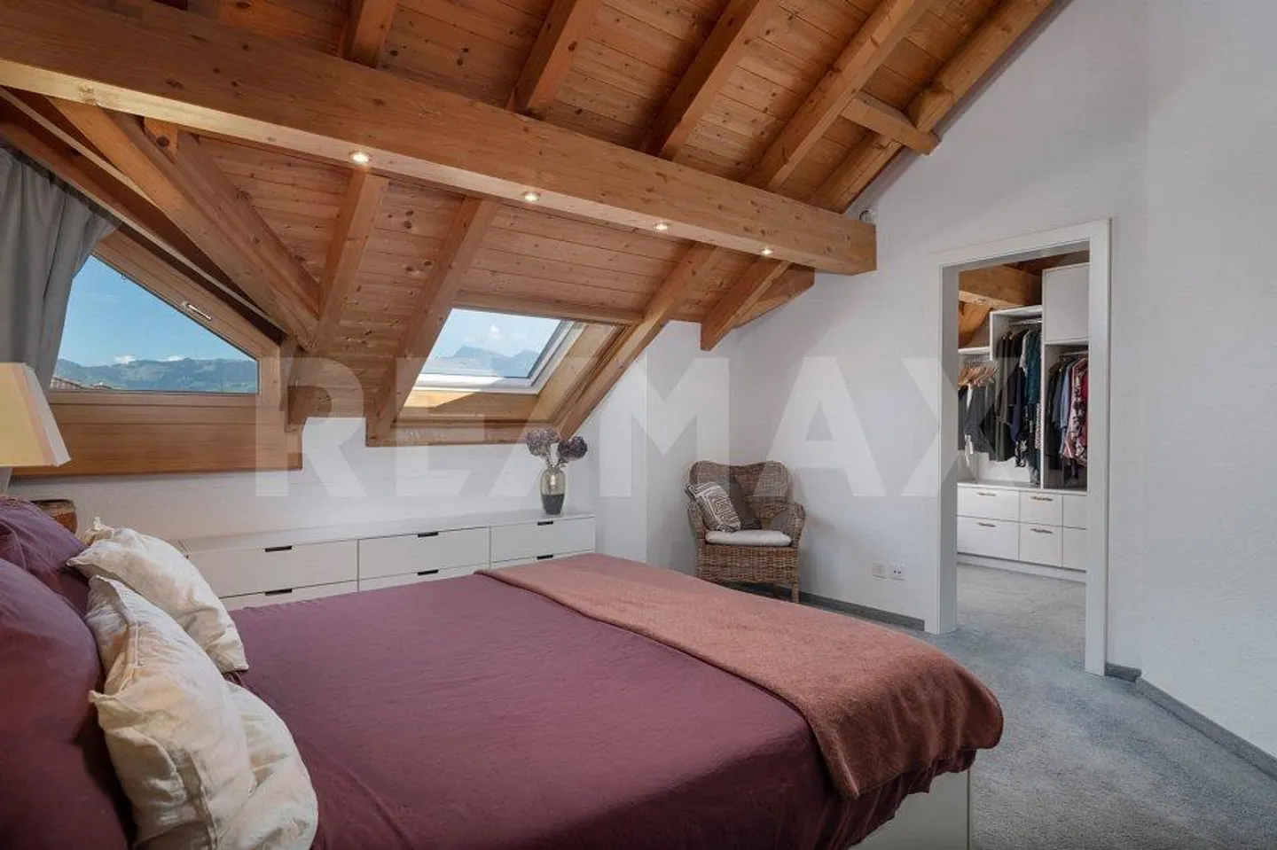 Special living experience in the middle of Tuggen! Large 3.5-room penthouse... - Photo 10 of 13