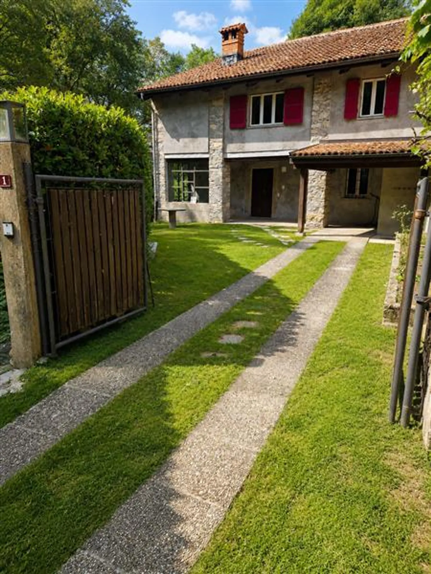 Sagno: Einfamilienhaus 6 Zimmer - Foto 1 von 13