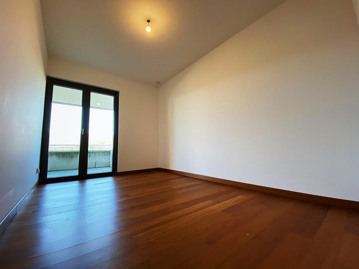 À louer 3.5 pièces dans une résidence prestigieuse - Albonago - Photo 2 sur 17