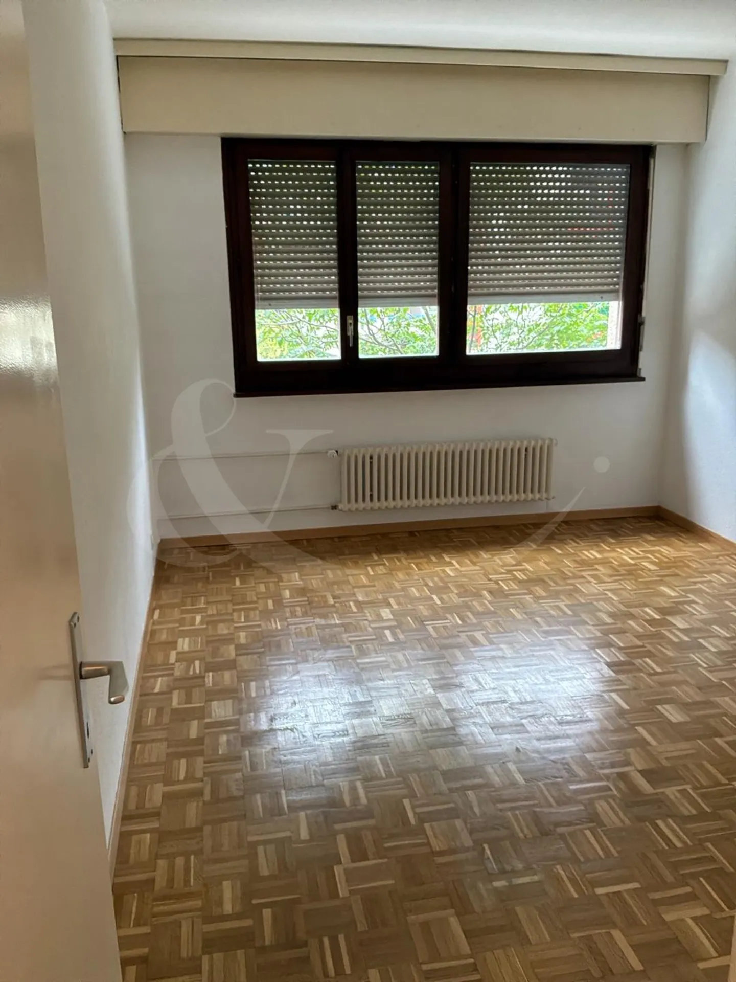 Charming 4-Room Apartment - Photo 3 of 5
