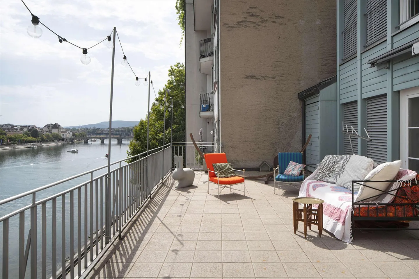 Appartamento esclusivo con grande terrazza sul tetto direttamente sul Reno - Foto 1 di 11