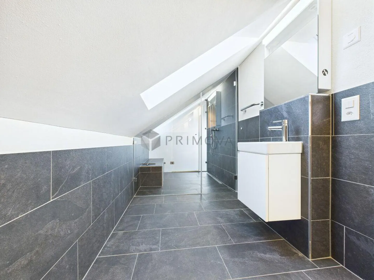 Vivre avec vue - Appartement lumineux de 4,5 pièces avec un prêt hypothécaire de 1,01 % - Photo 11 sur 13