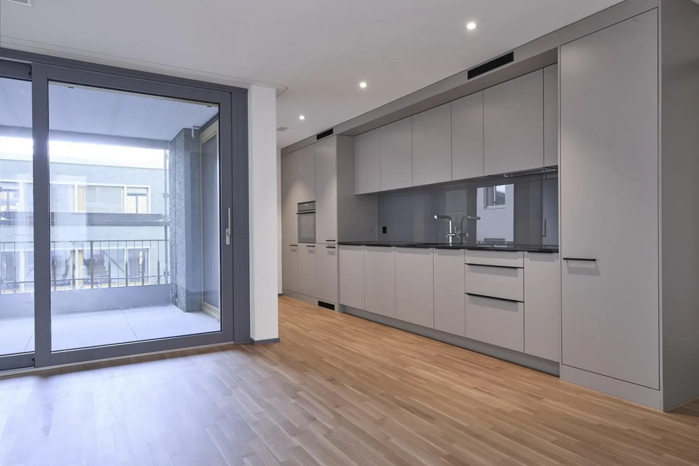 Bienvenue dans le nouveau hotspot pour la vie urbaine à Zurich-Albisrieden! - Photo 1 sur 5