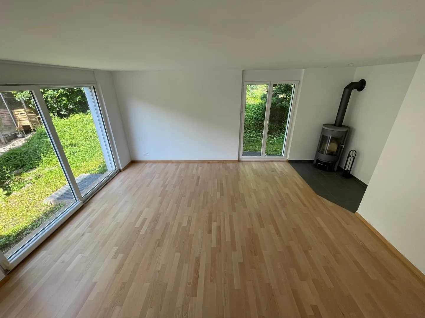 Charming 5.5-Room Semi-Detached House in Weggis with Lake View - Photo 5 of 18