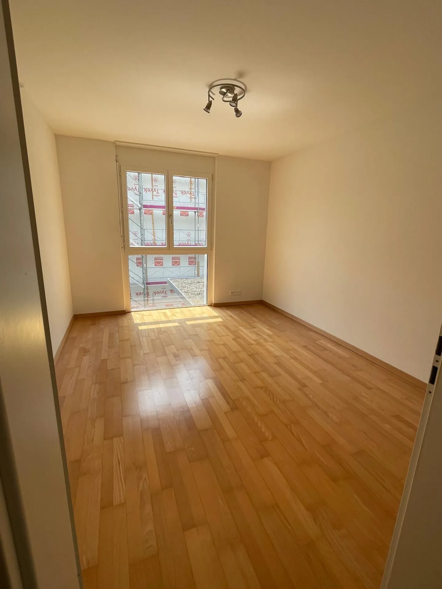 Charming 5.5-Room Semi-Detached House in Weggis with Lake View - Photo 7 of 18