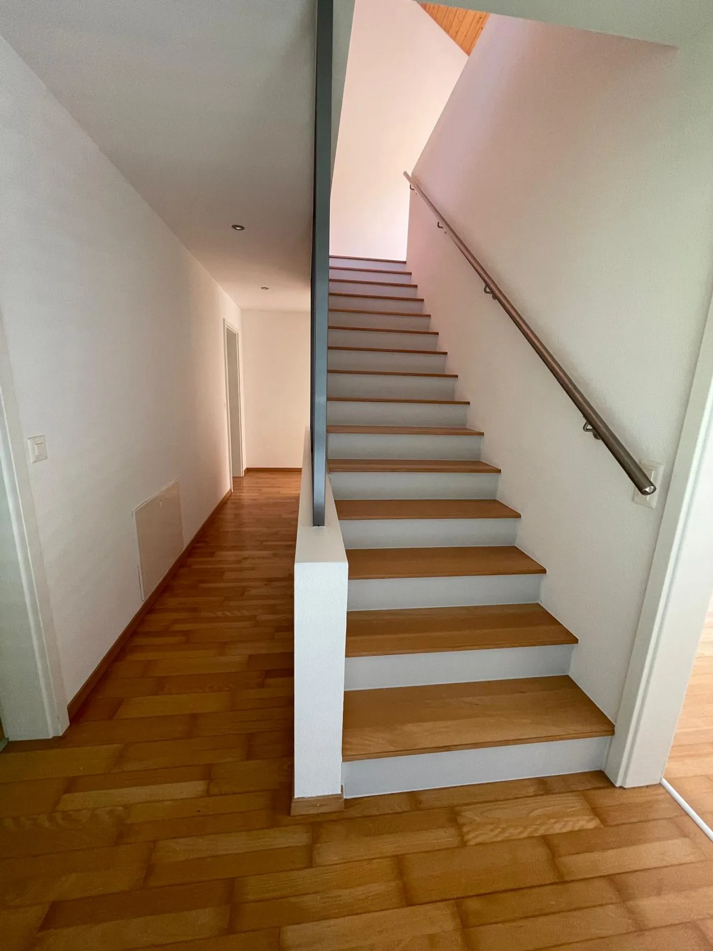 Charming 5.5-Room Semi-Detached House in Weggis with Lake View - Photo 10 of 18