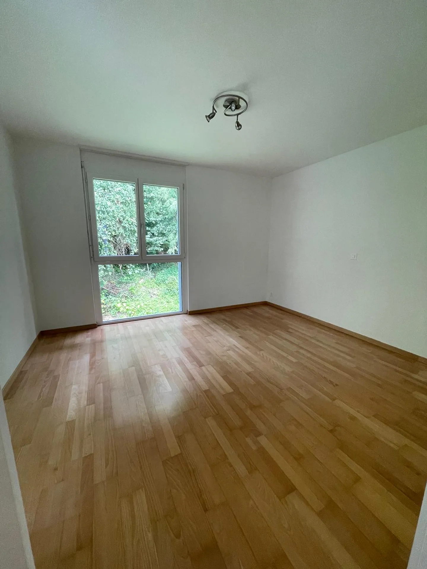 Charming 5.5-Room Semi-Detached House in Weggis with Lake View - Photo 9 of 18