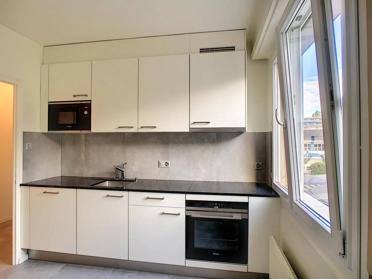 2-room apartment - Photo 1 of 6