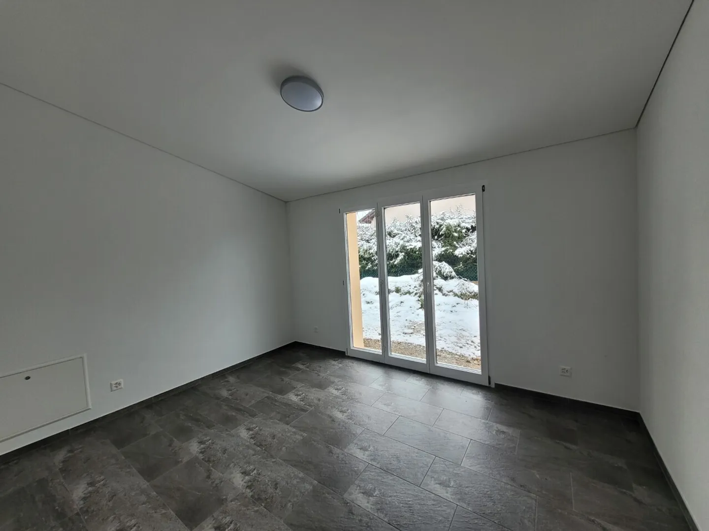 LA TOUR-DE-TRÊME / 13 m2 Lokal - Foto 5 von 5