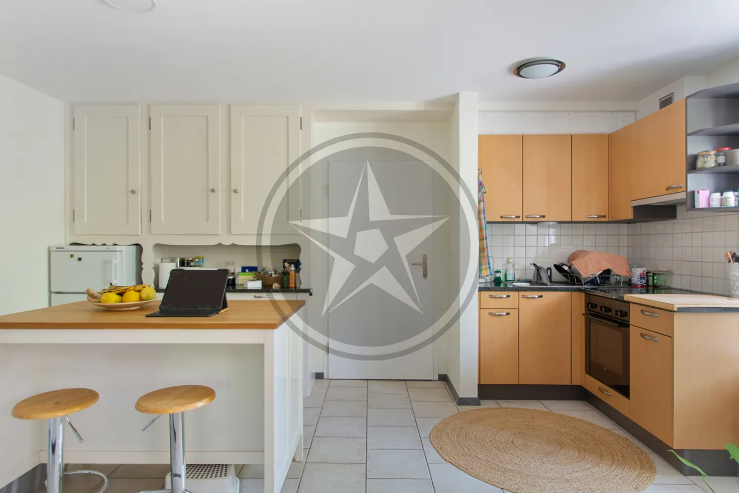 Ferme en rangée rénovée avec appartements, grange et terrain à bâtir - Photo 7 sur 13