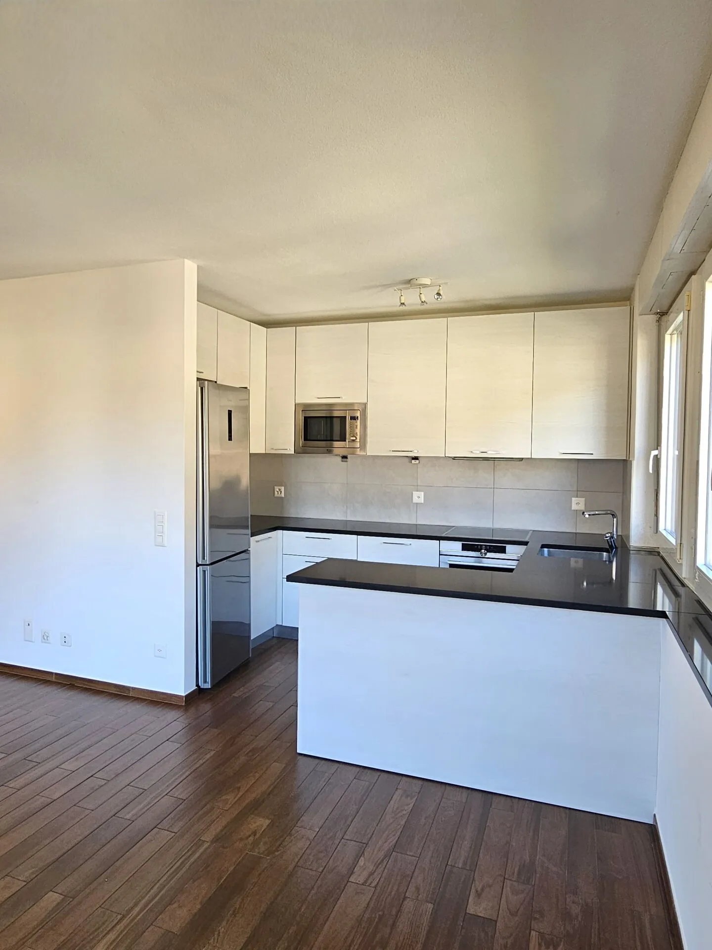 3,5 Zimmer mit Klimaanlage - Foto 1 von 8