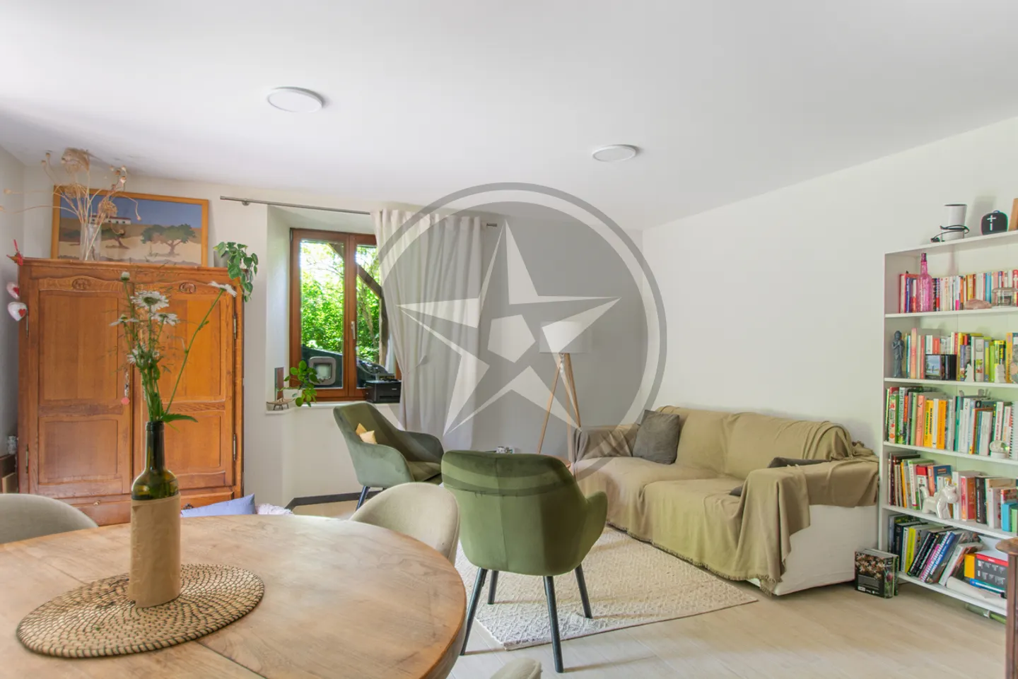 Ferme en rangée rénovée avec appartements, grange et terrain à bâtir - Photo 6 sur 13