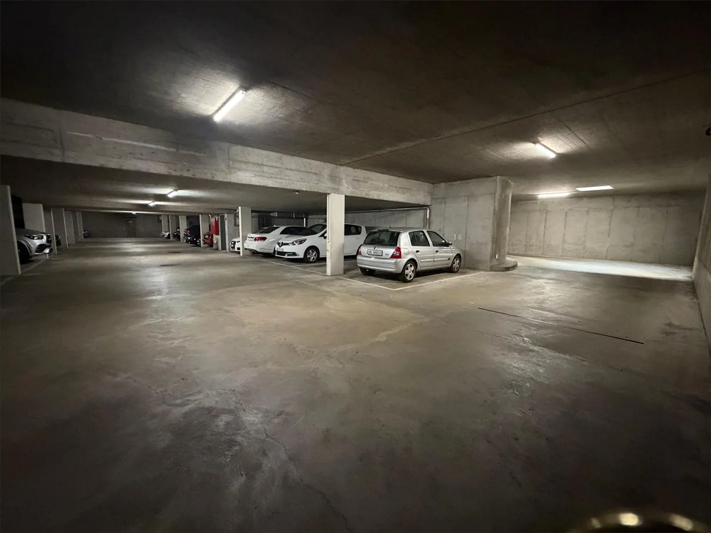 Gedeckter Parkplatz in Basel - Foto 3 von 7