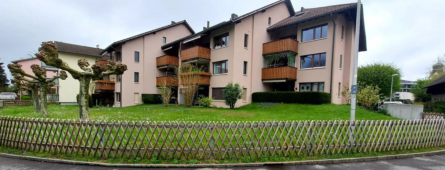 Appartamento attraente di 3,5 stanze - Necessita di ristrutturazione - Foto 1 di 5