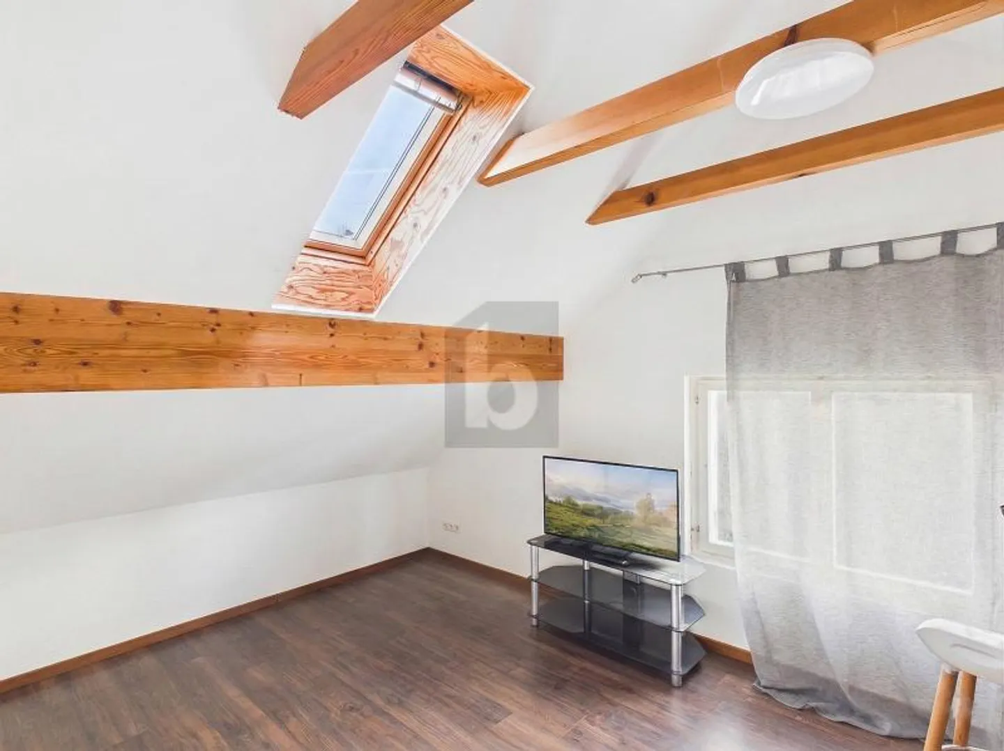 FULLY RENTED WITH STRONG 5.6% RETURN! - Photo 3 of 6
