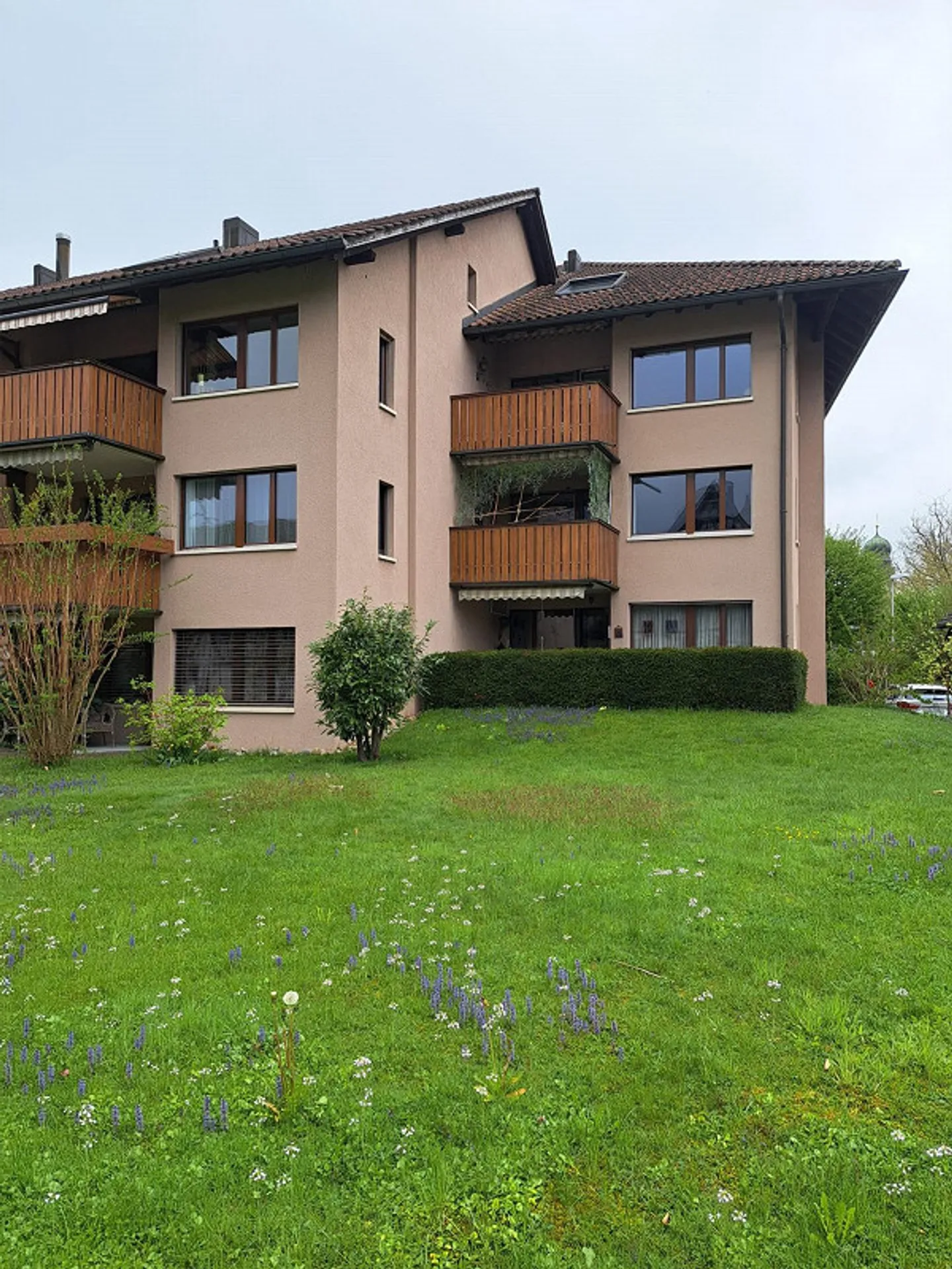 Appartamento attraente di 3,5 stanze - Necessita di ristrutturazione - Foto 2 di 5