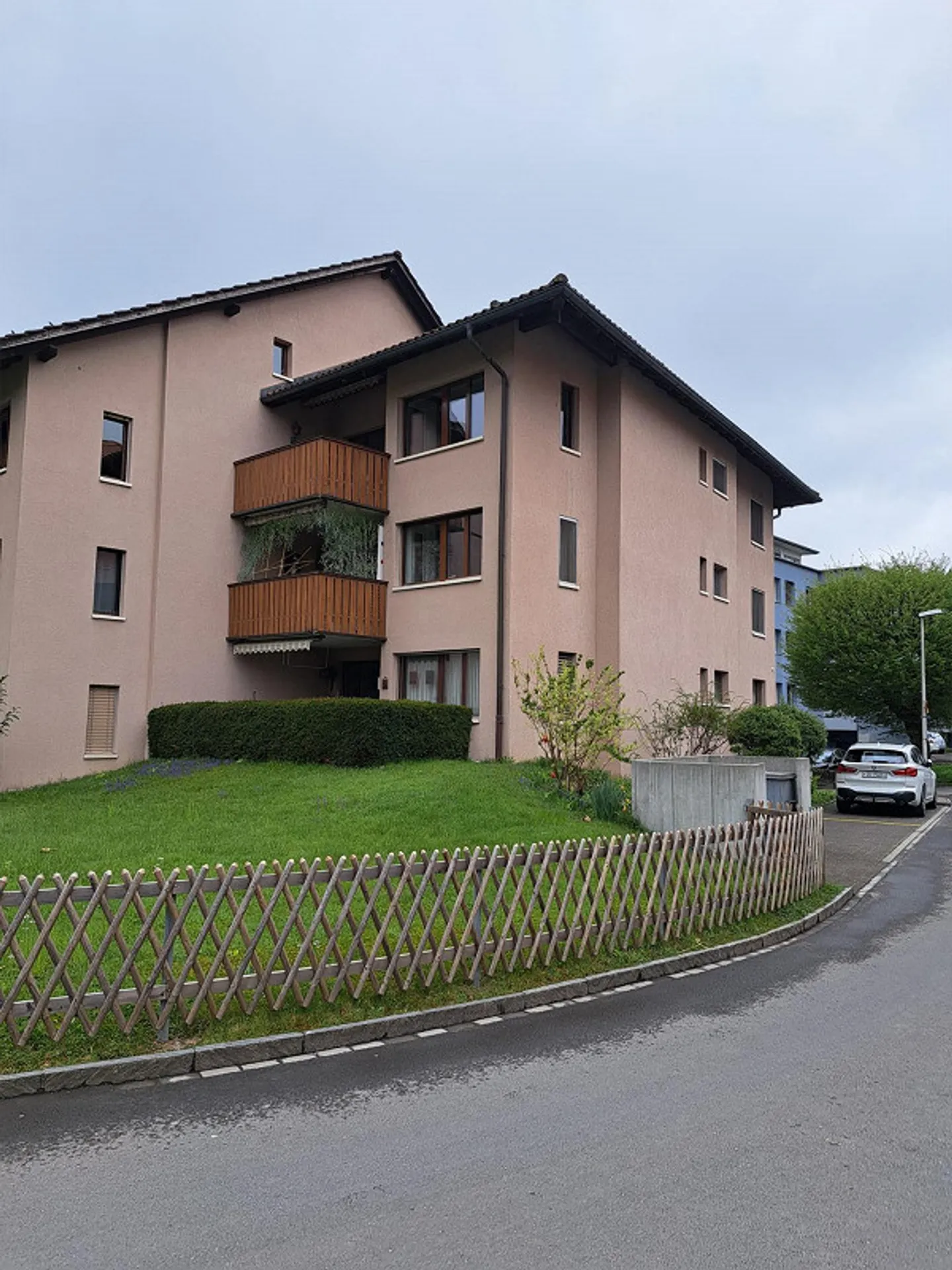 Appartamento attraente di 3,5 stanze - Necessita di ristrutturazione - Foto 3 di 5