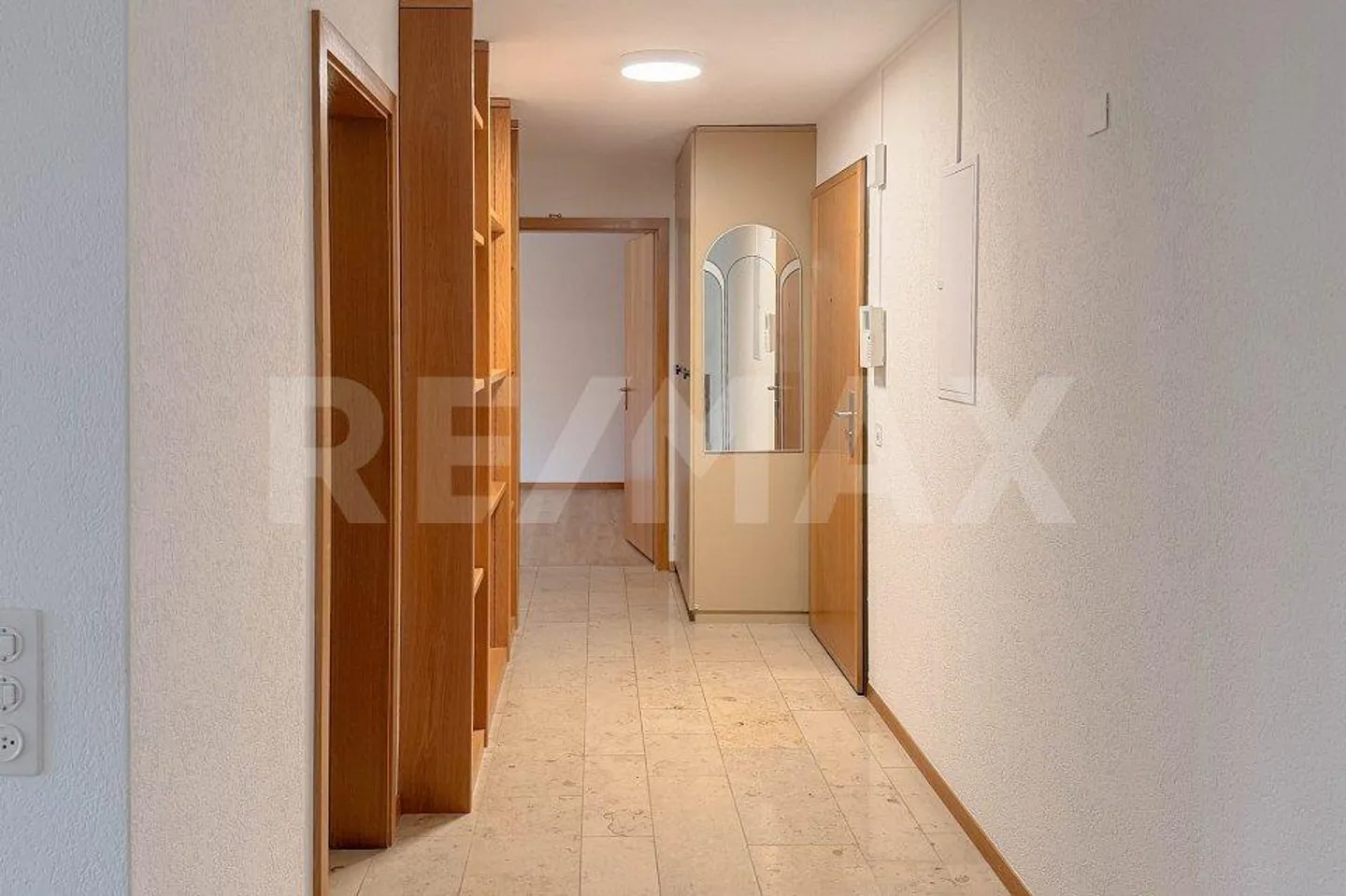Top central location: 3.5 room apartment on the 2nd floor - Photo 4 of 13