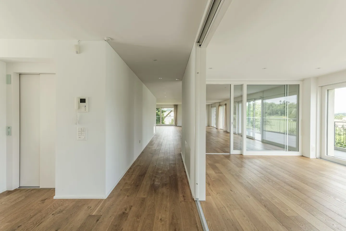 Appartamento con terrazza di 370 m2 nel verde - Foto 7 di 18