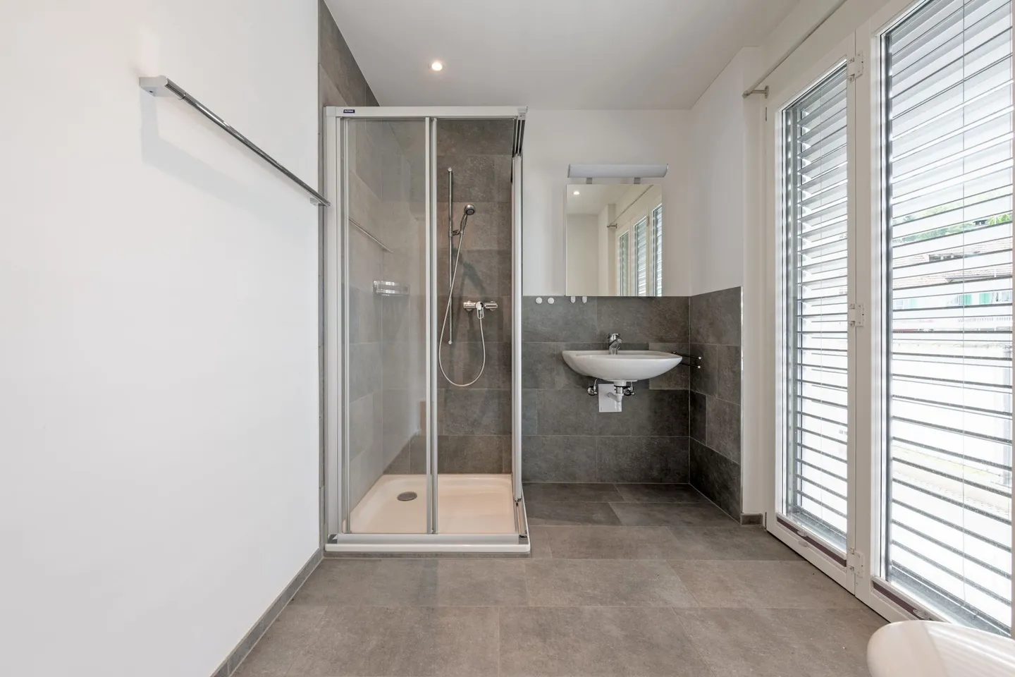 Appartamento con terrazza di 370 m2 nel verde - Foto 14 di 18