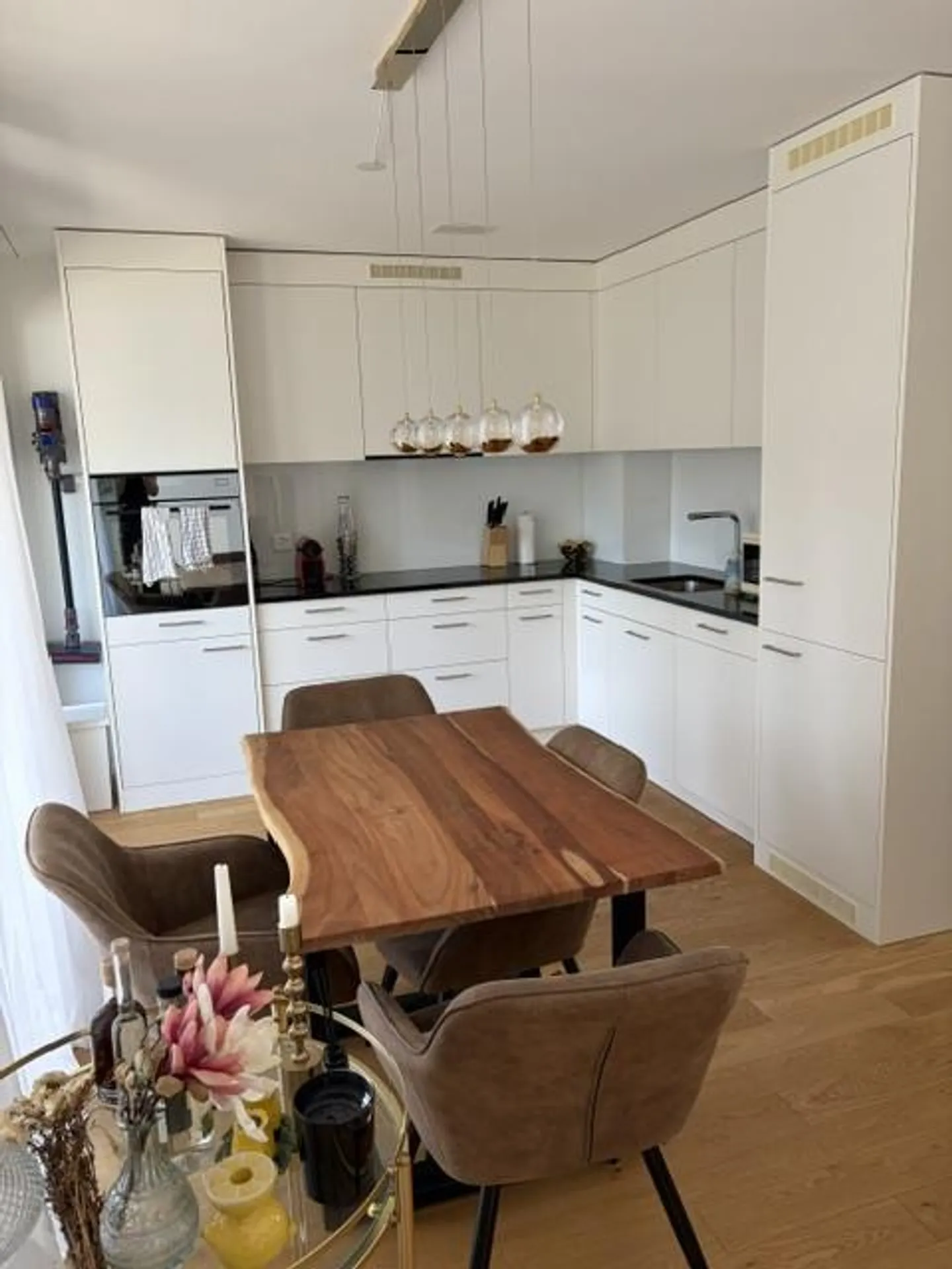 Modern 2.5-room apartment with loggia in Liestal - Photo 4 of 10