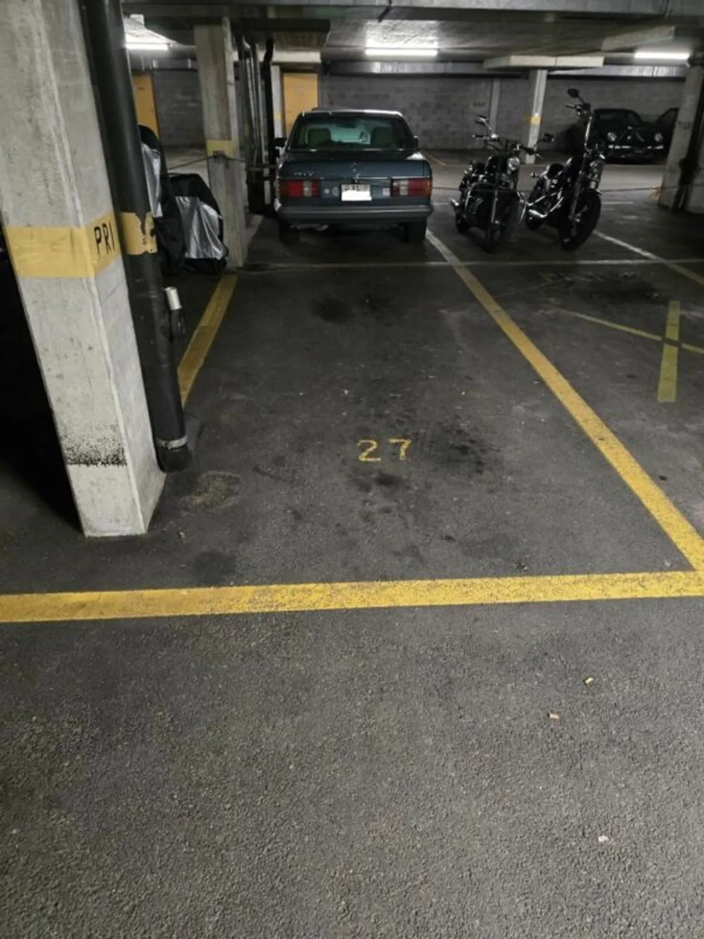 Place de Parking Intérieure - Photo 3 sur 3