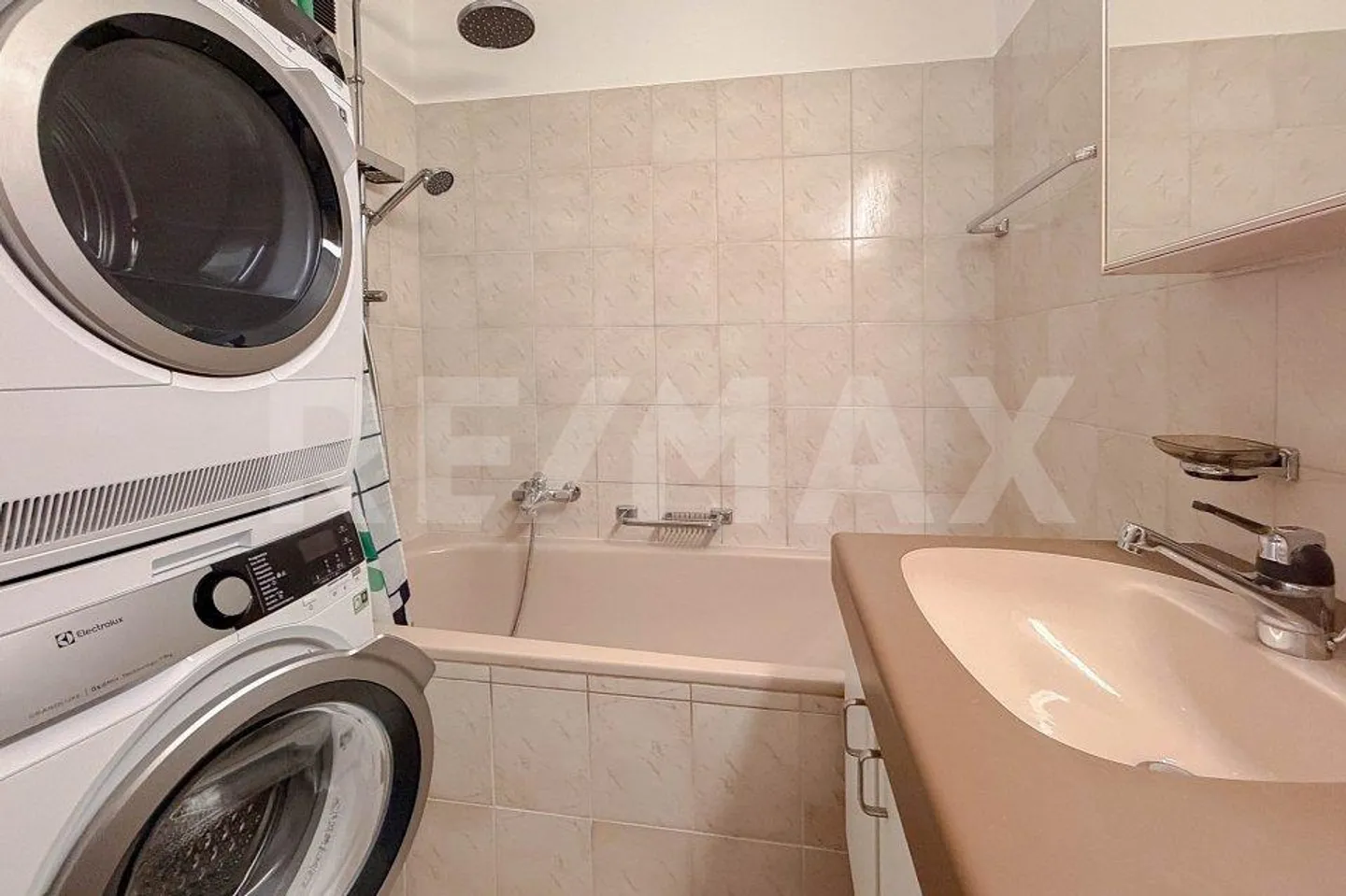 Top central location: 3.5 room apartment on the 2nd floor - Photo 12 of 13