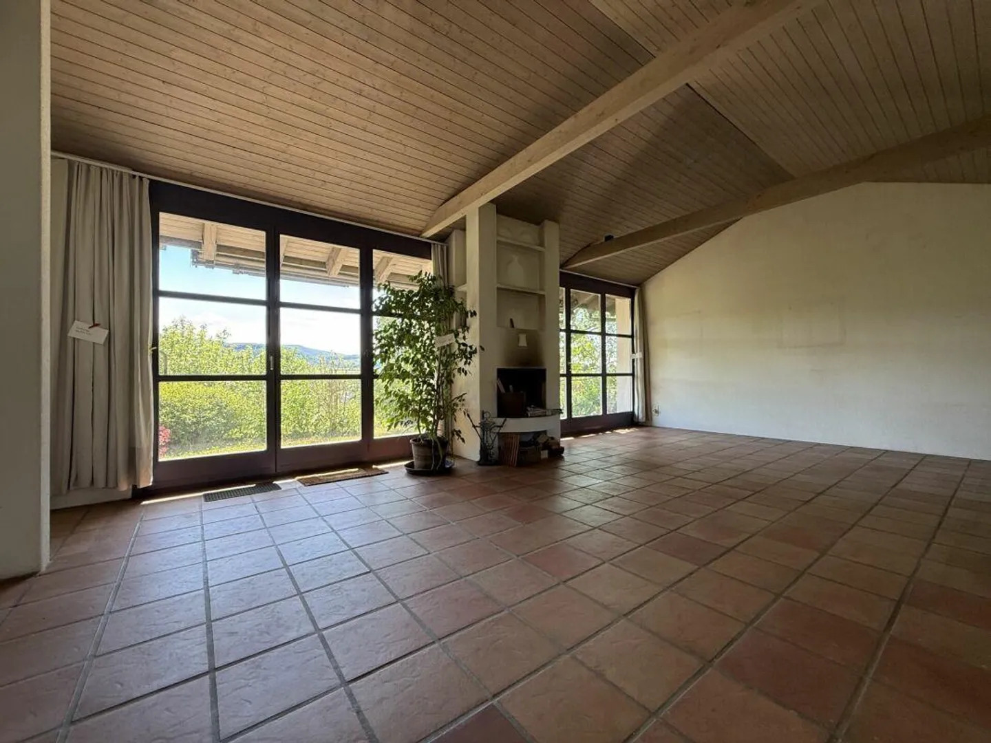 Detached single-family house on large plot - Photo 5 of 11