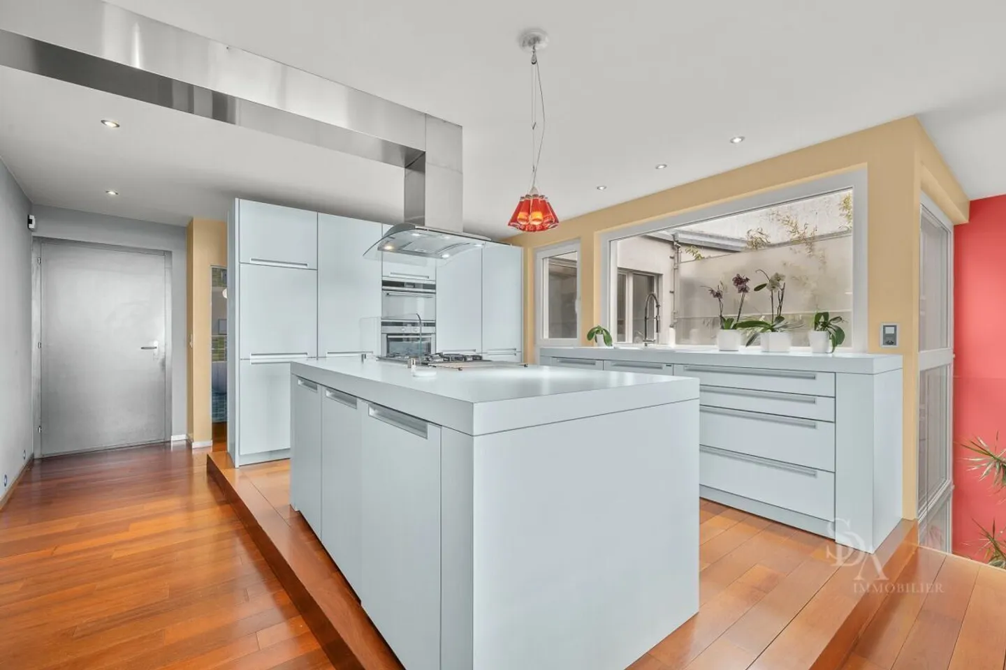 Elegante appartamento attico con vista lago - Foto 4 di 13
