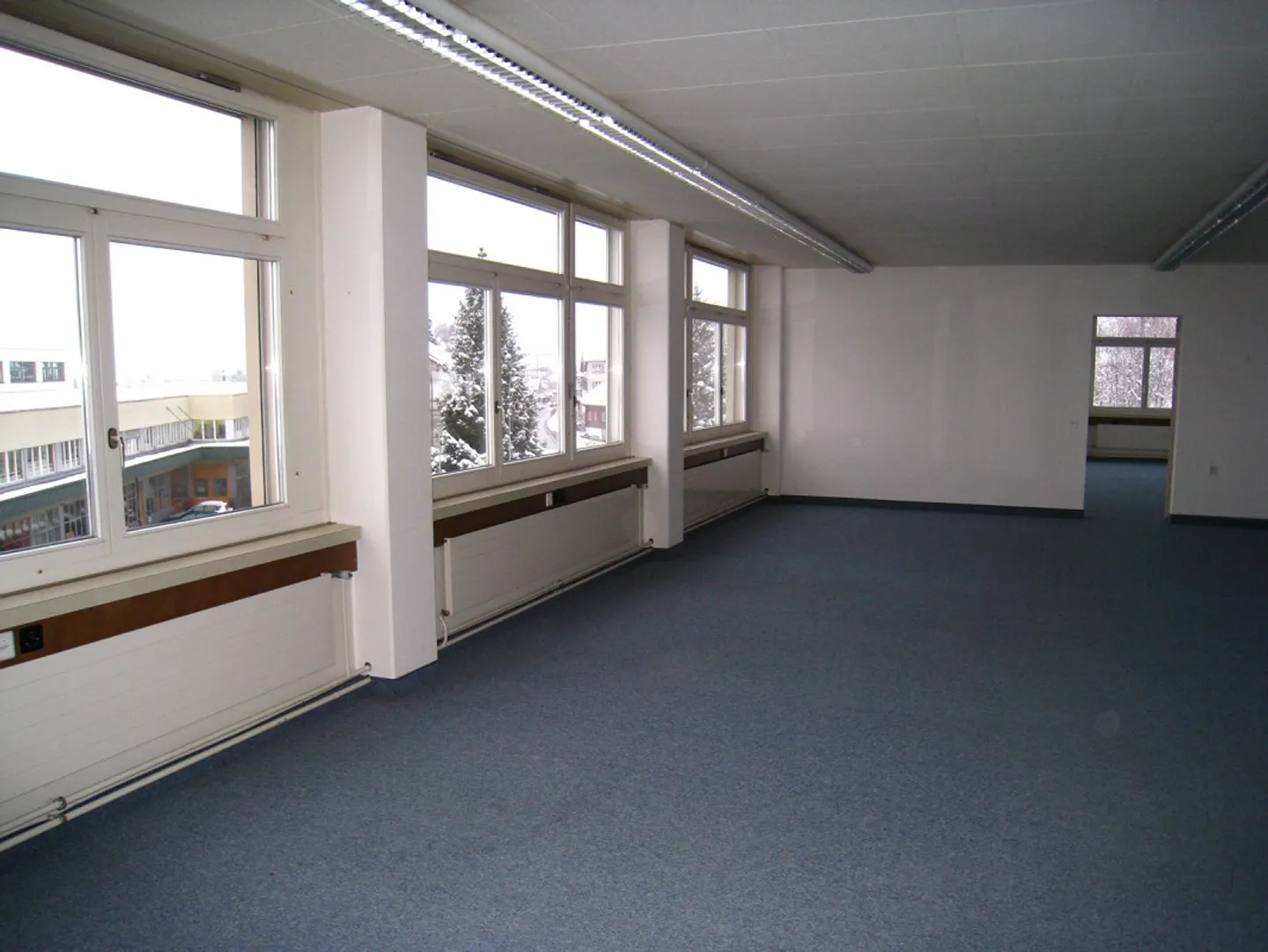 Office Space - Photo 4 of 7