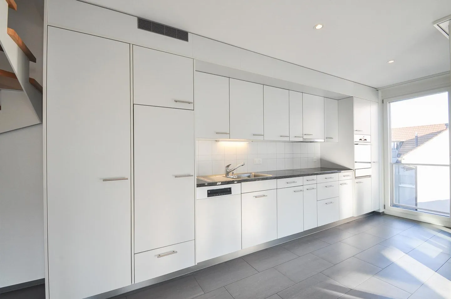 Appartamento duplex di 5 1/2 stanze nel centro di Ettingen - Foto 4 di 14