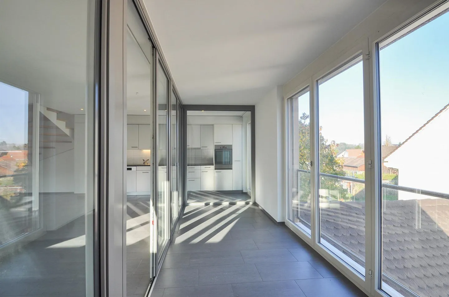 Appartamento duplex di 5 1/2 stanze nel centro di Ettingen - Foto 5 di 14