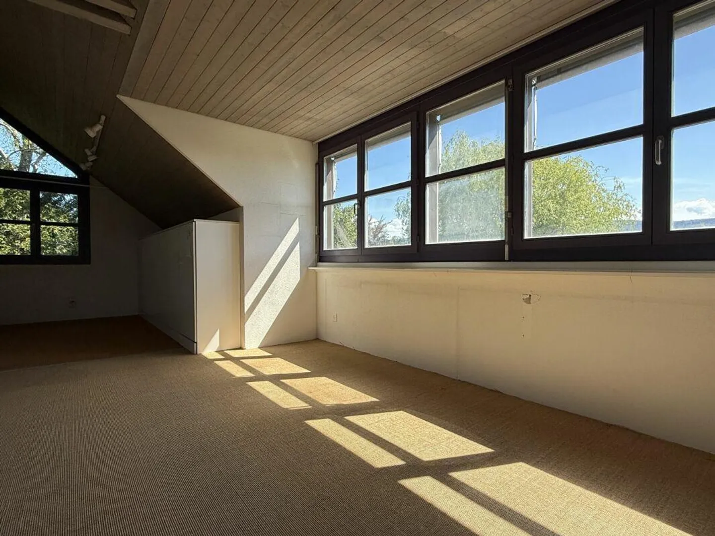 Detached single-family house on large plot - Photo 8 of 11