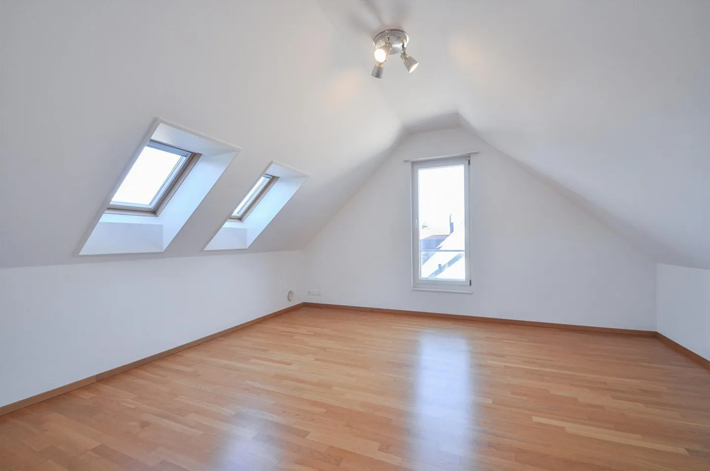 Appartamento duplex di 5 1/2 stanze nel centro di Ettingen - Foto 12 di 14