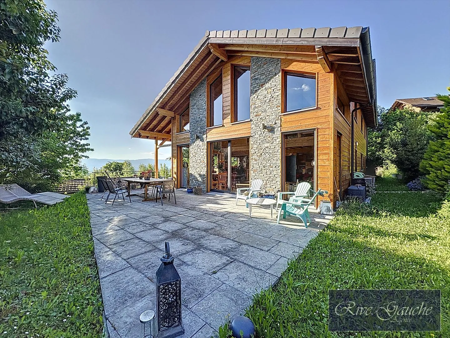 Villa d'architecte à Saint-Cergues (FR) avec piscine intérieure - Photo 1 sur 13