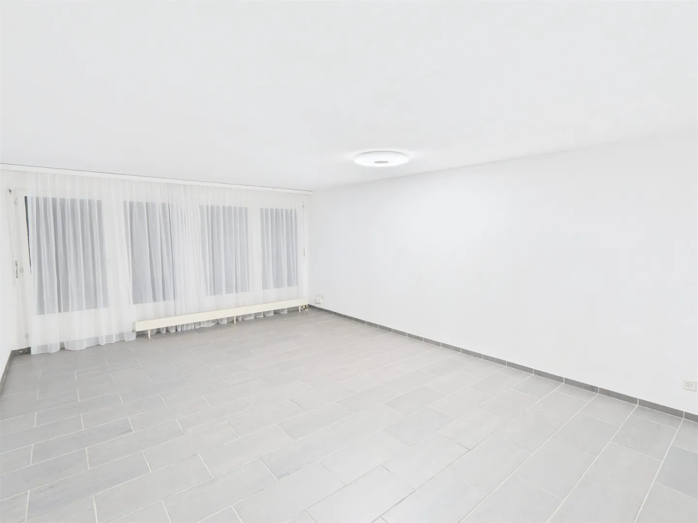 Charming and modern 1.5-room apartment with terrace - Photo 4 of 7