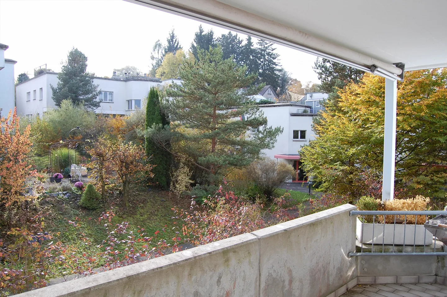 3.5 Room Luxury Location - Photo 9 of 15