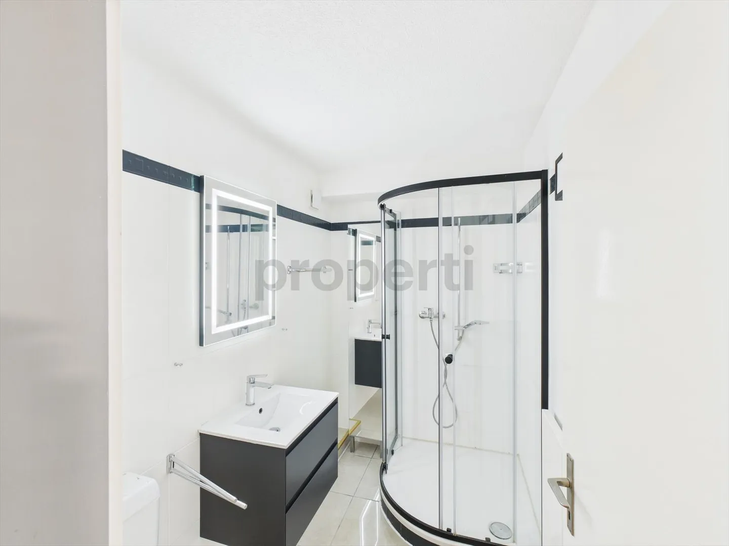 Charming and modern 1.5-room apartment with terrace - Photo 6 of 7