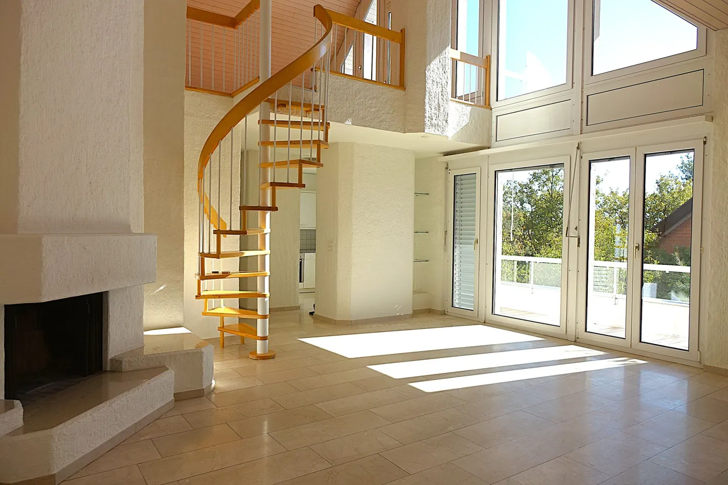 Charming attic apartment with several balconies - Photo 2 of 9