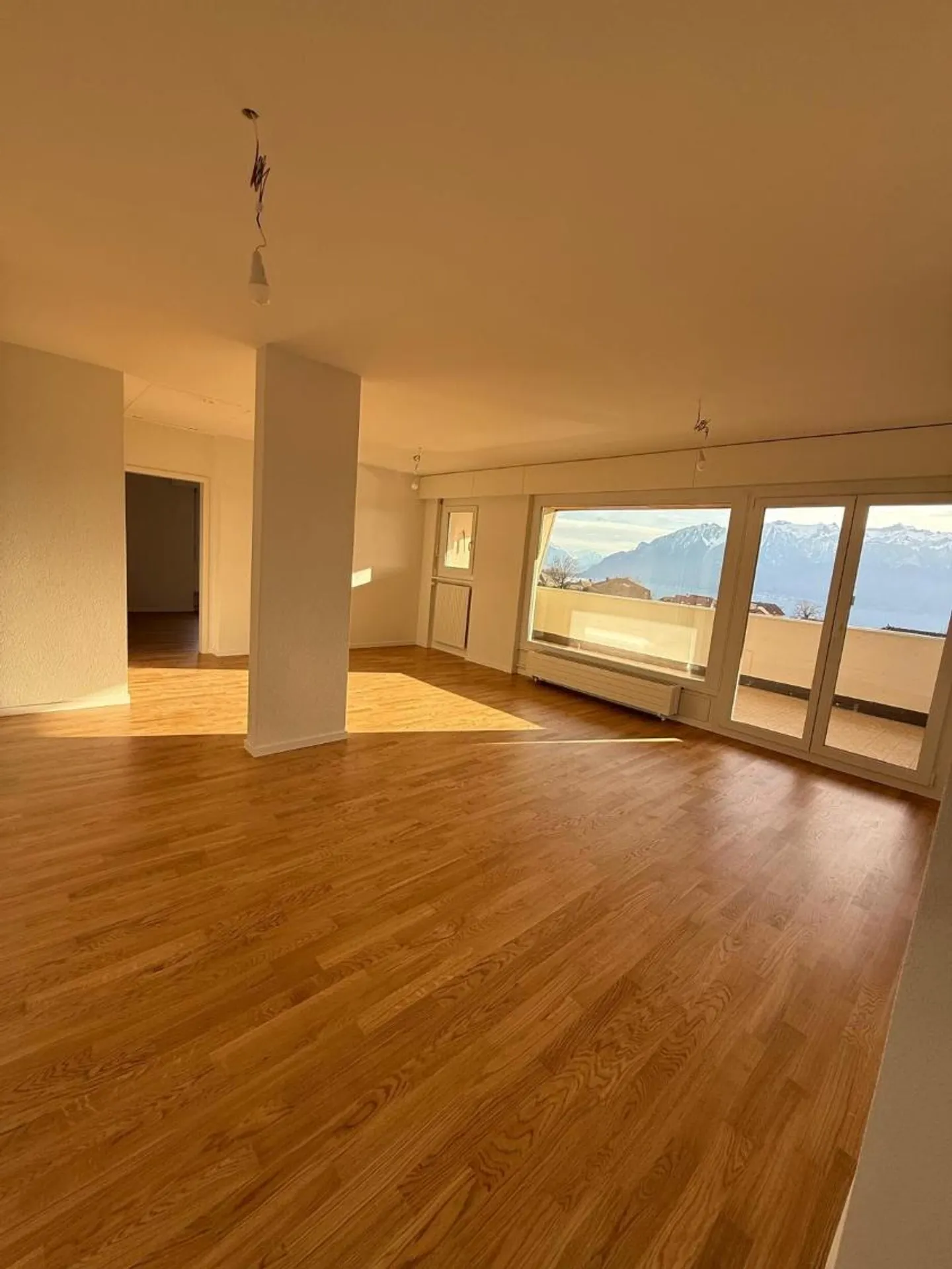 Dachgeschoss 4.5 Zimmer - Foto 2 von 14