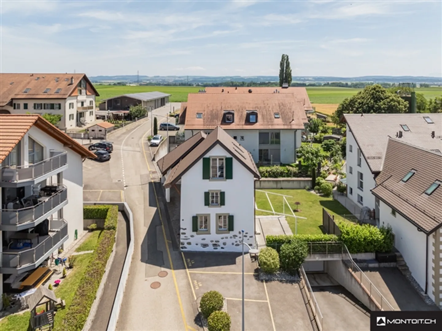 Eclagnens, à vendre, maison de caractère sur 3 niveaux avec jardin - Photo 3 sur 13