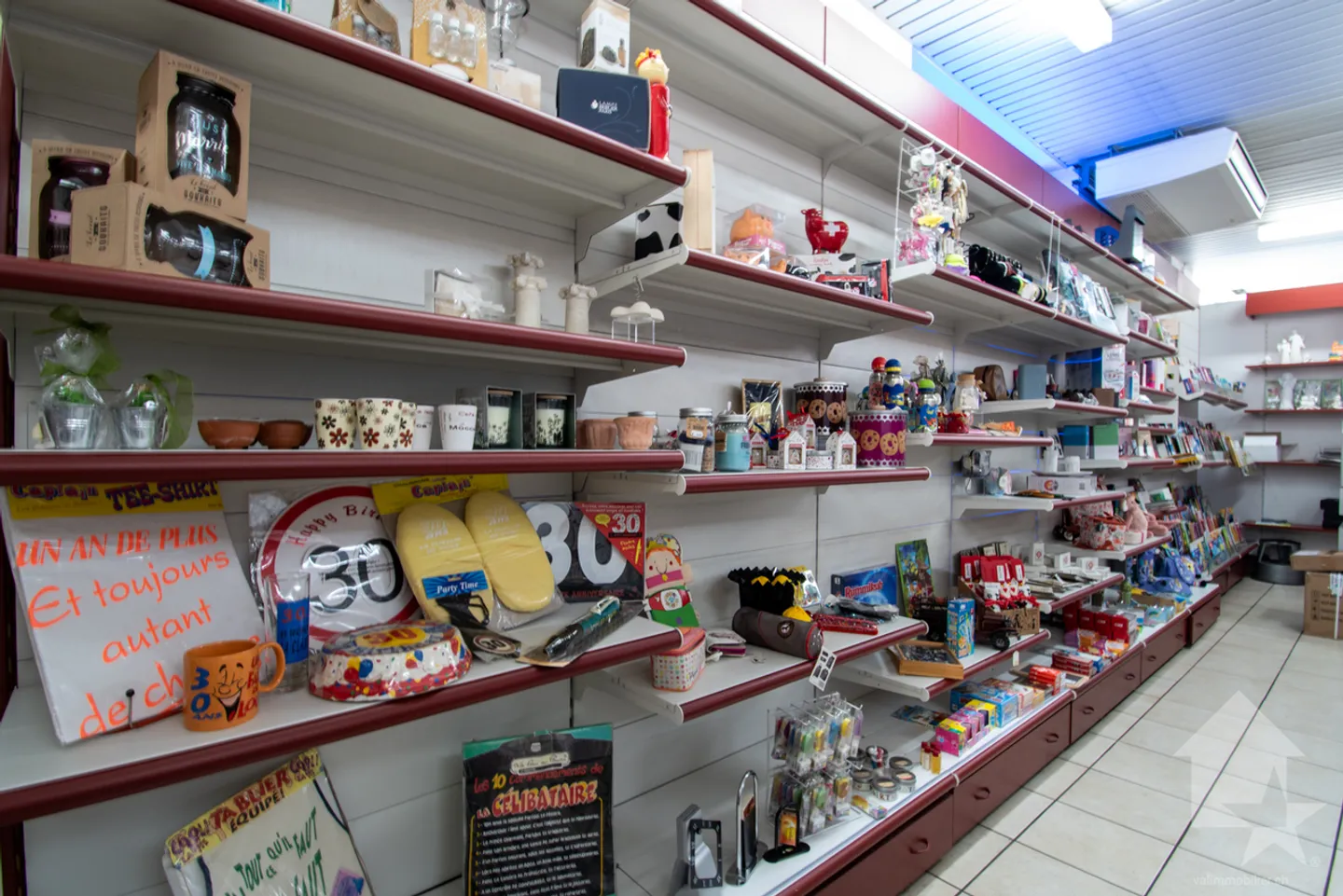 Vouvry, commercial space in the village center - Photo 3 of 6
