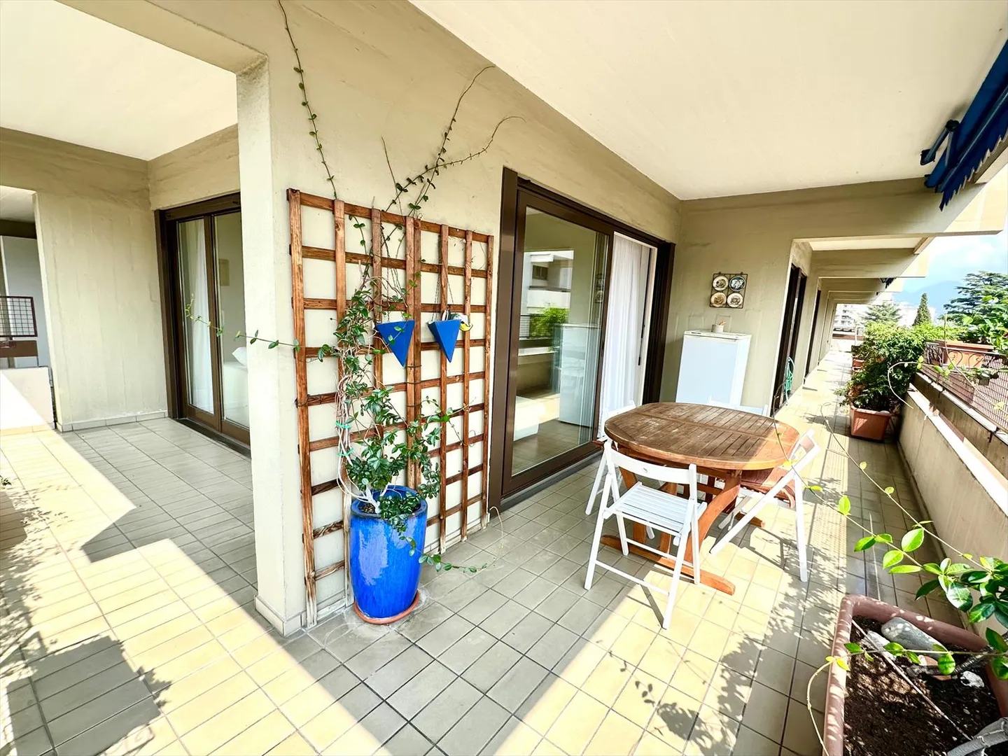 Propriété moderne et accueillante avec terrasse et accessibilité à Lugano - Photo 6 sur 8