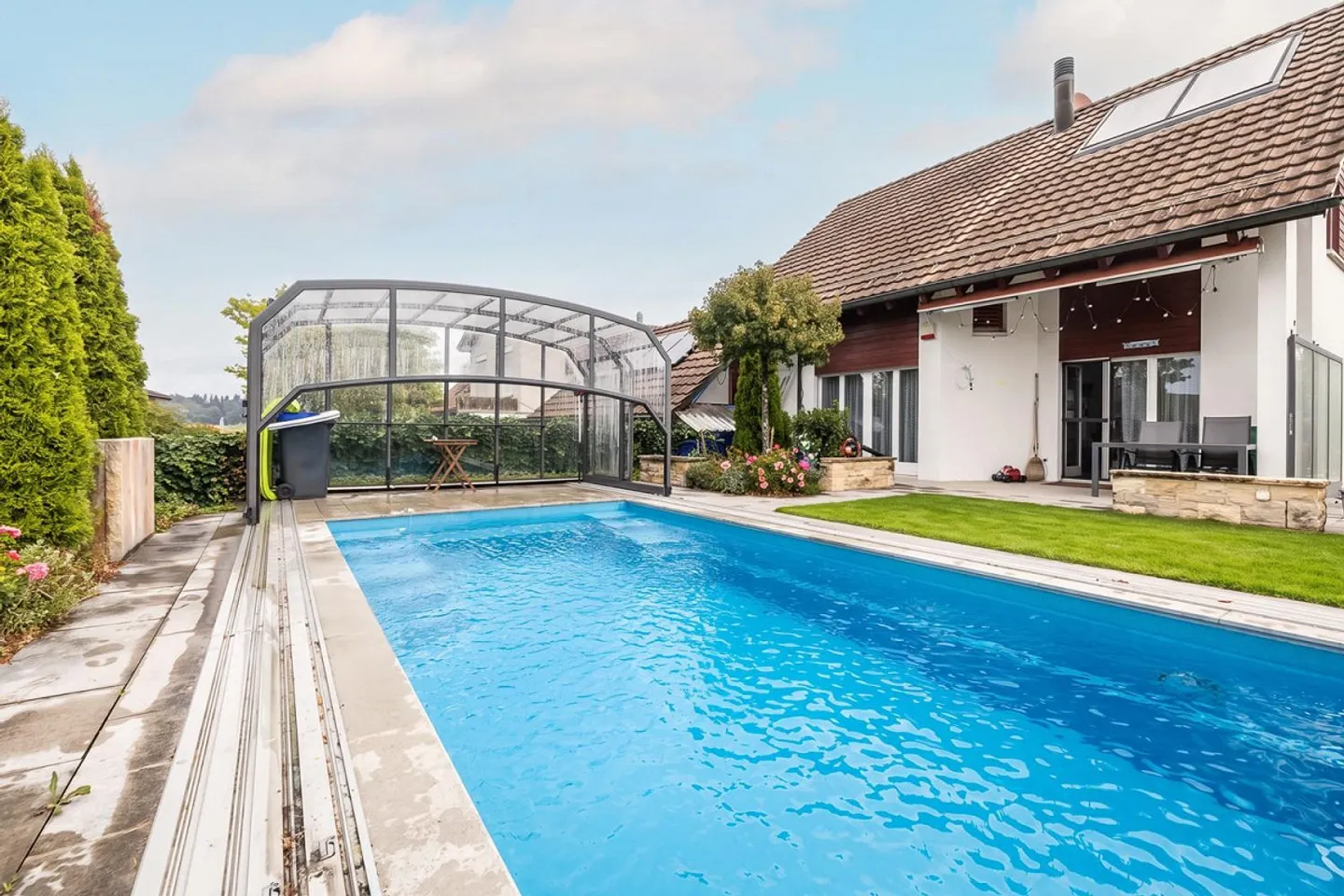 Idillio familiare con piscina e giardino - Foto 8 di 11