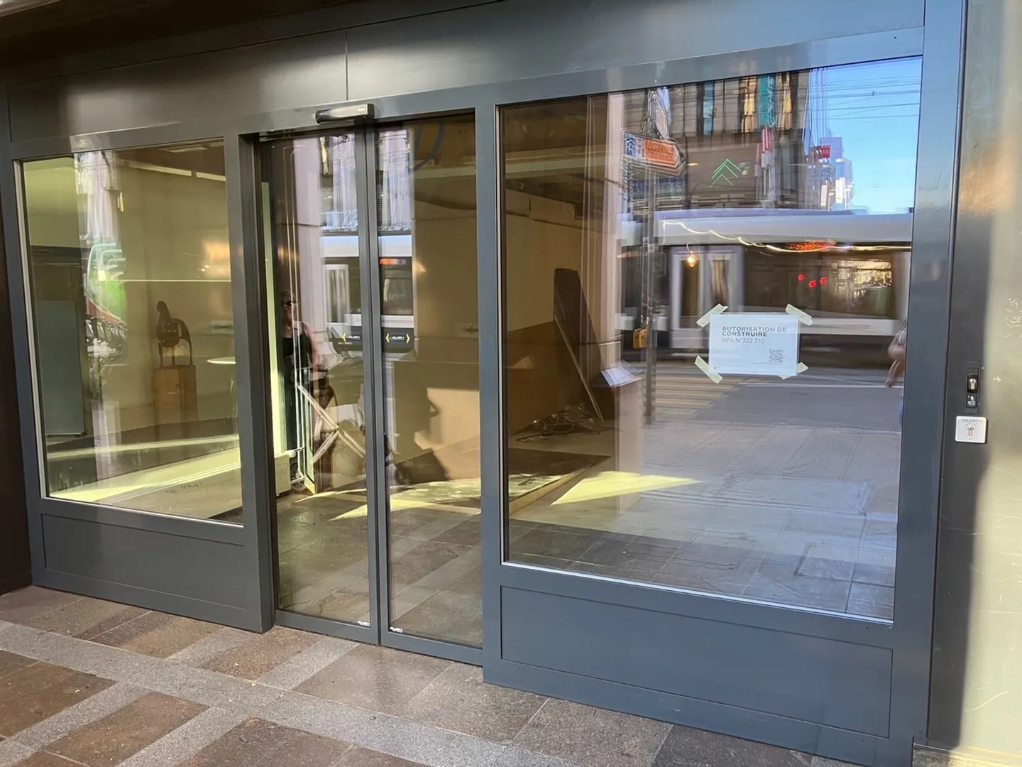 In affitto, spazio commerciale vicino alla stazione ferroviaria Cornavin - Foto 1 di 3