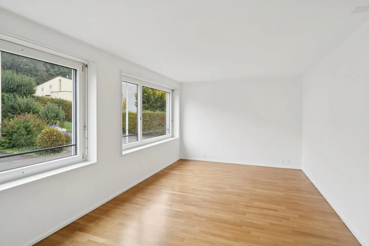 Magnifique appartement en duplex de 4,5 pièces avec jardin - Photo 8 sur 12