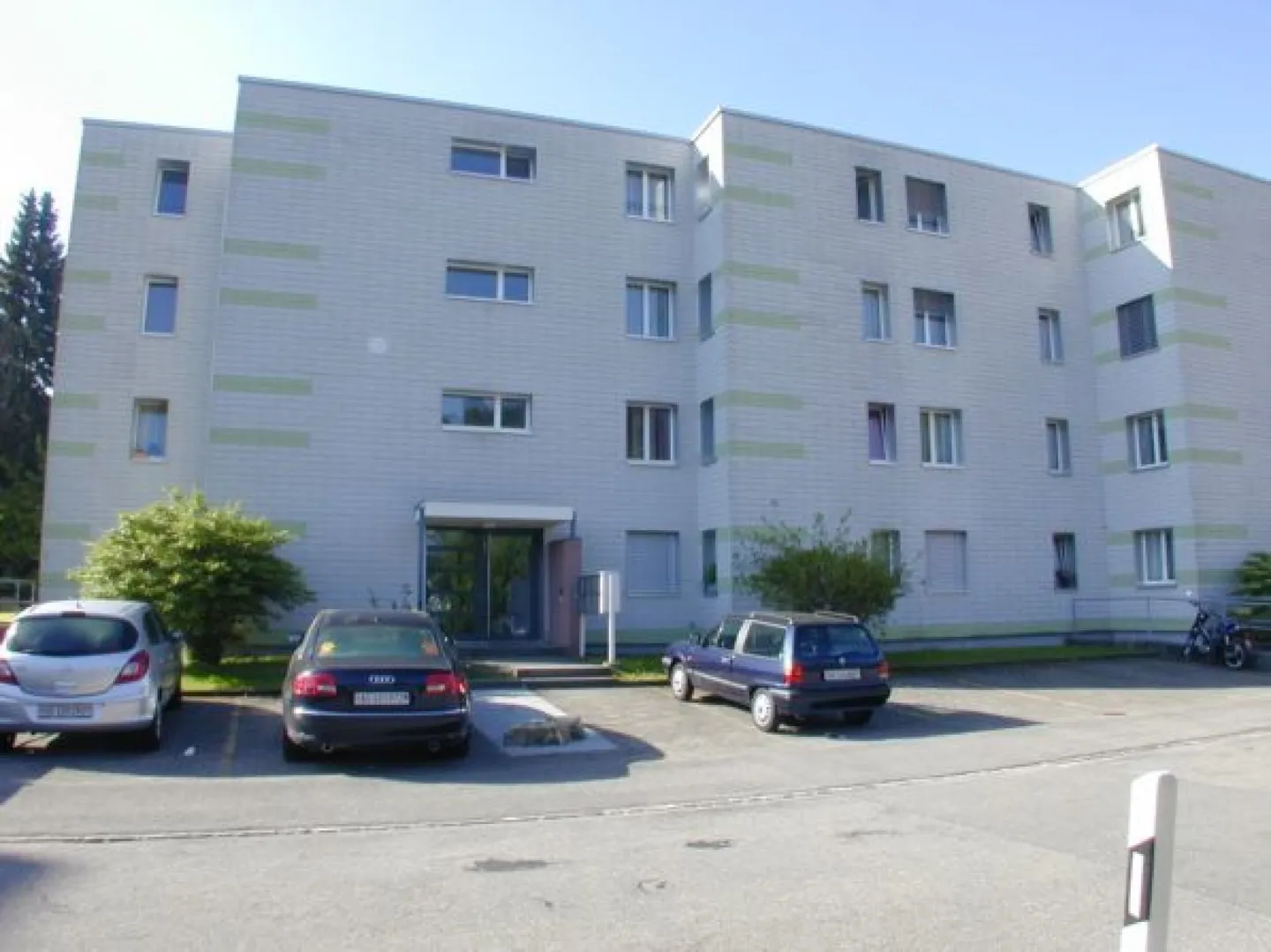 In un tranquillo quartiere residenziale - Foto 1 di 4