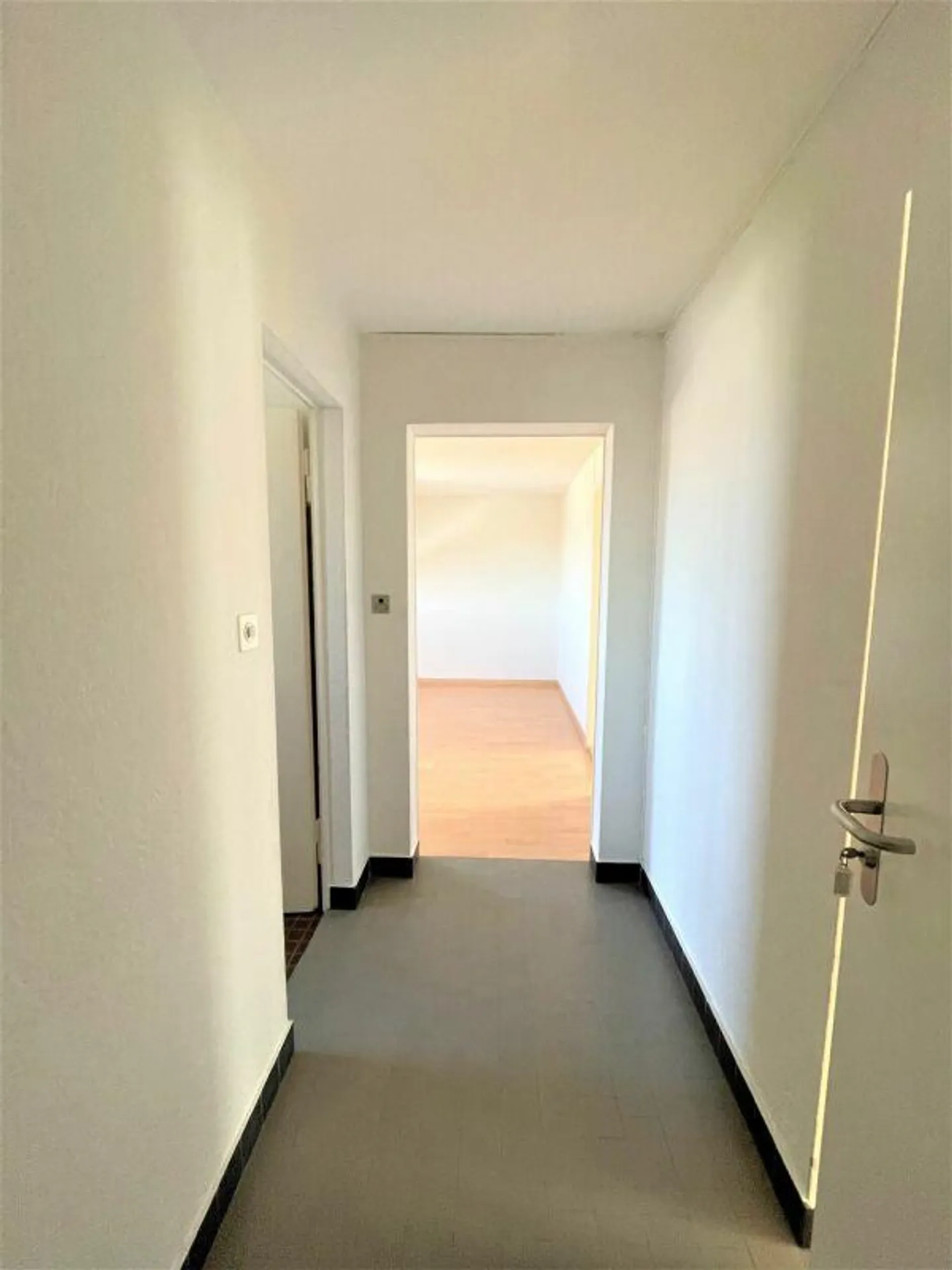 Ici, on vit bien - charmant appartement à Saint-Gall ! - Photo 2 sur 9