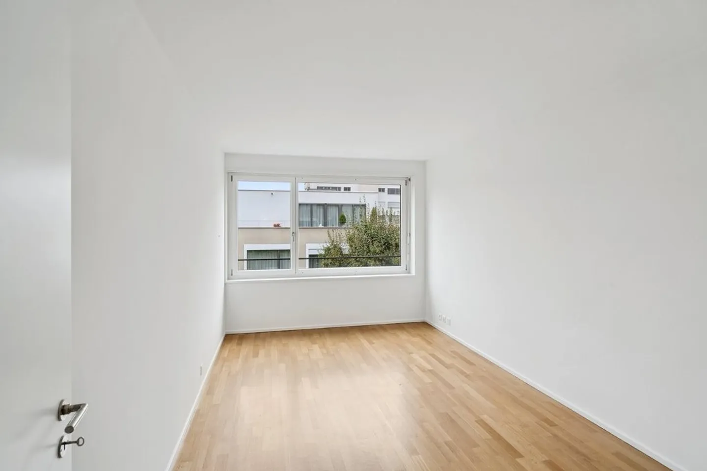 Magnifique appartement en duplex de 4,5 pièces avec jardin - Photo 10 sur 12